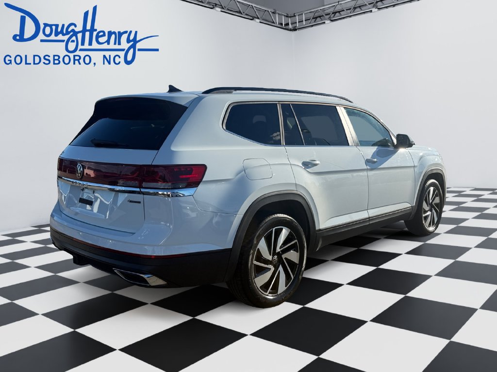 Used 2025 Volkswagen Atlas SE AWD/4WD image 5