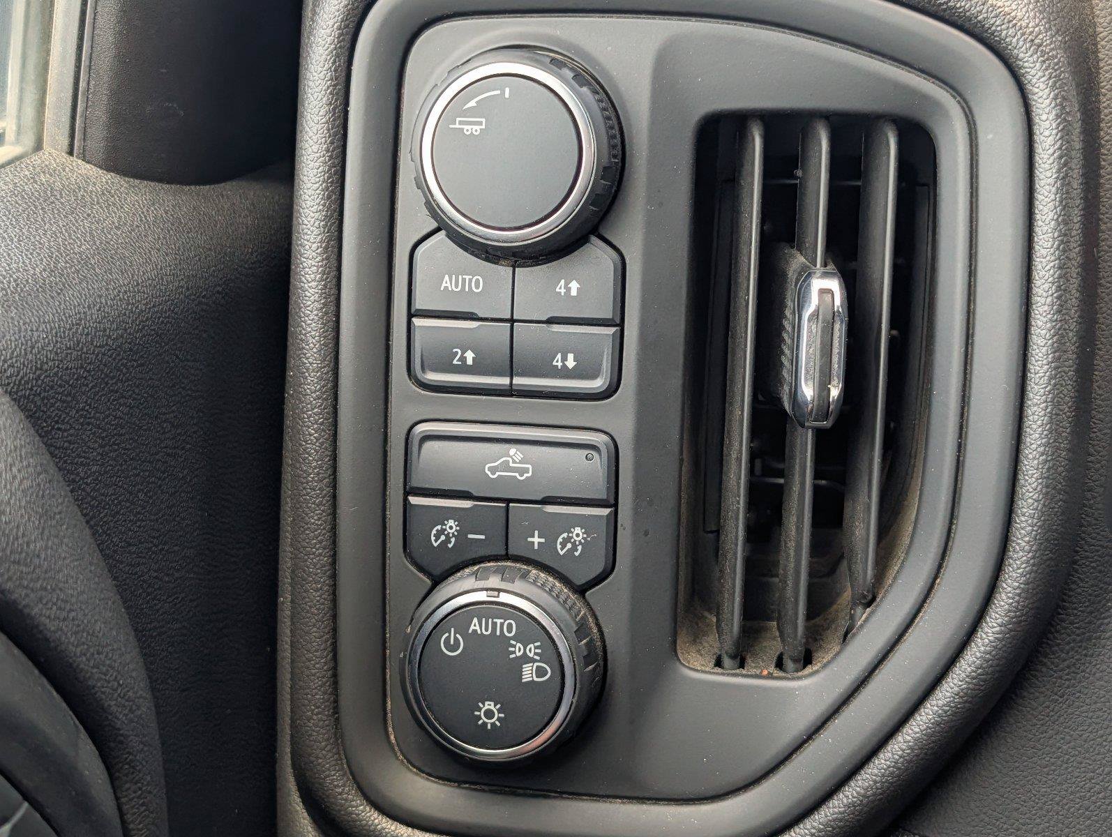 Used 2023 Chevrolet Silverado 1500 Custom Trail Boss w/ LPO, Dark Essentials Package AWD/4WD image 26