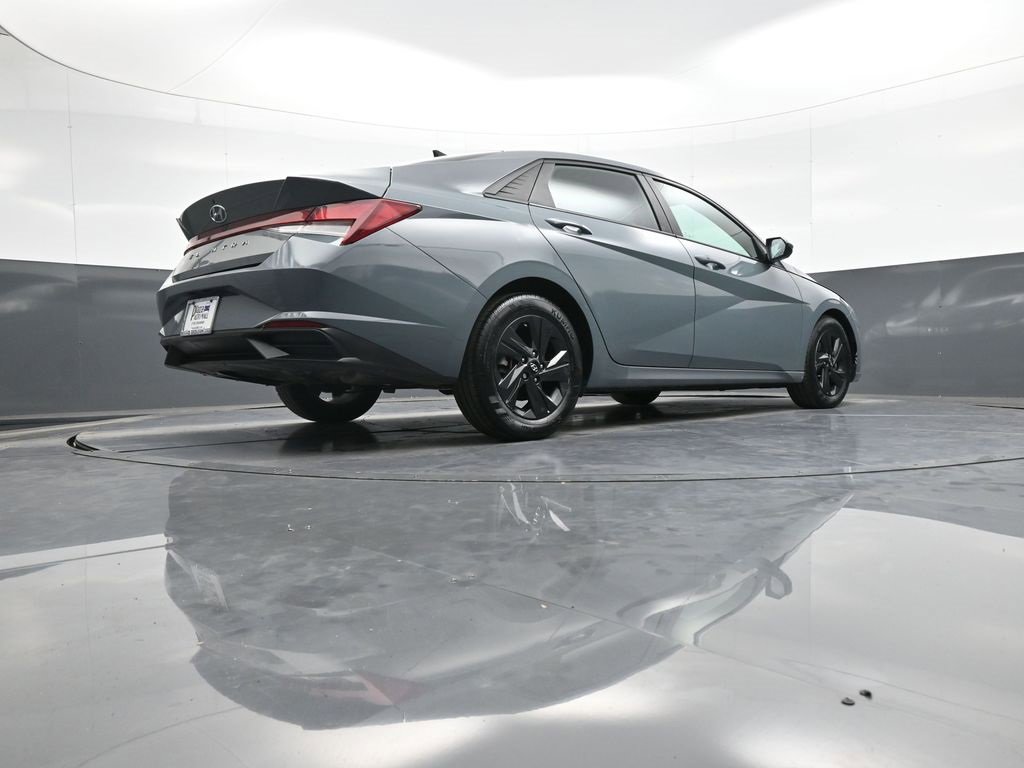 Certified 2022 Hyundai Elantra SEL w/ Cargo Package image 29