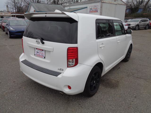 Used 2012 Scion xB 5-Door Wagon 5-Spd MT image 15