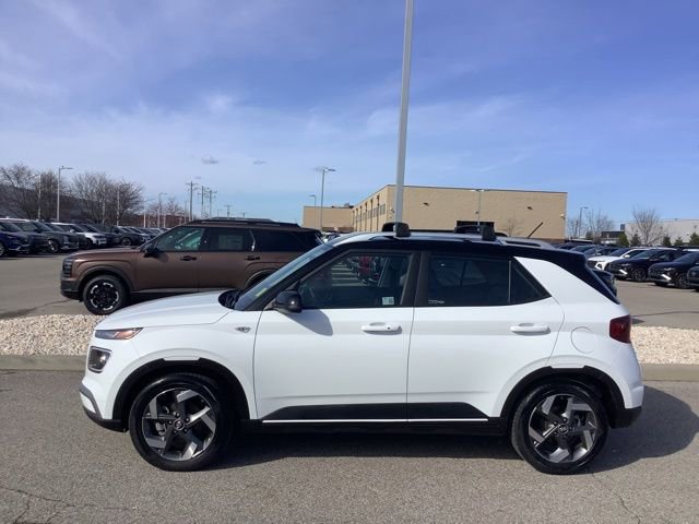 Certified 2025 Hyundai Venue Limited image 33