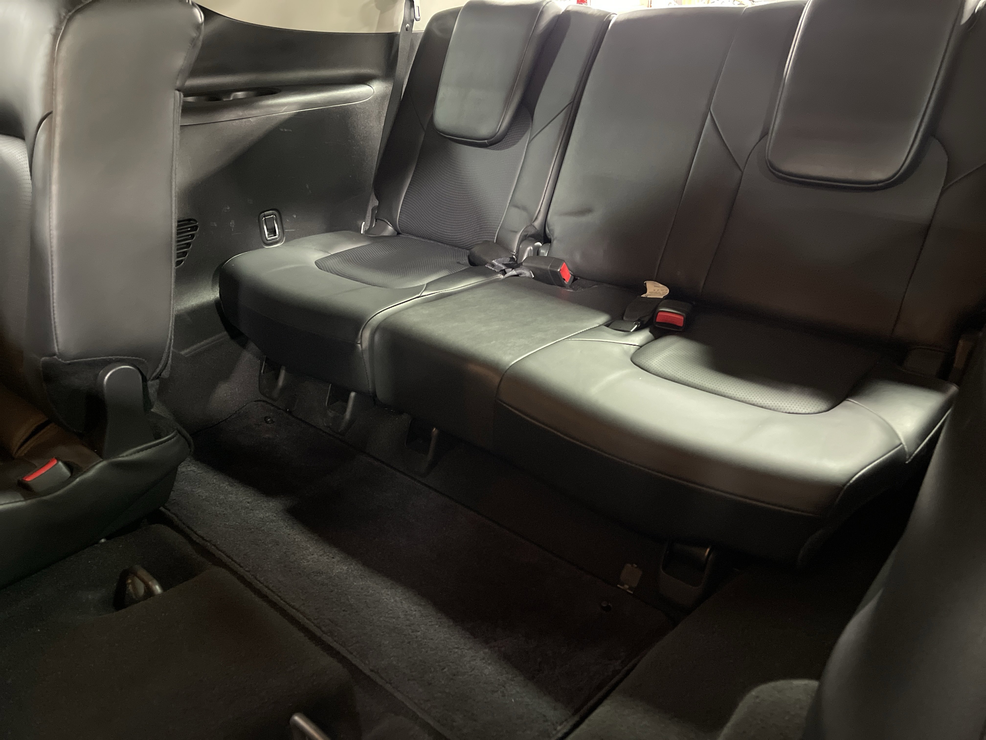 Used 2017 Nissan Armada Platinum w/ Interior Lighting Package image 13