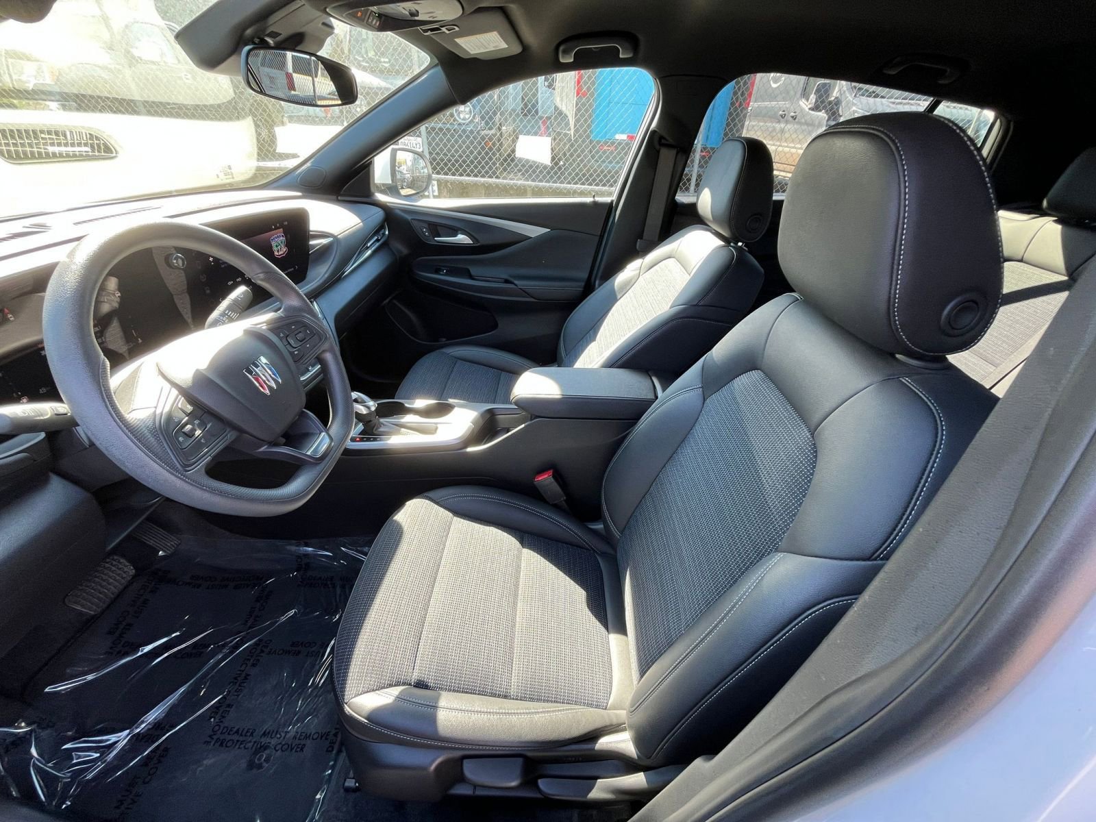 Used 2025 Buick Envista Preferred image 25