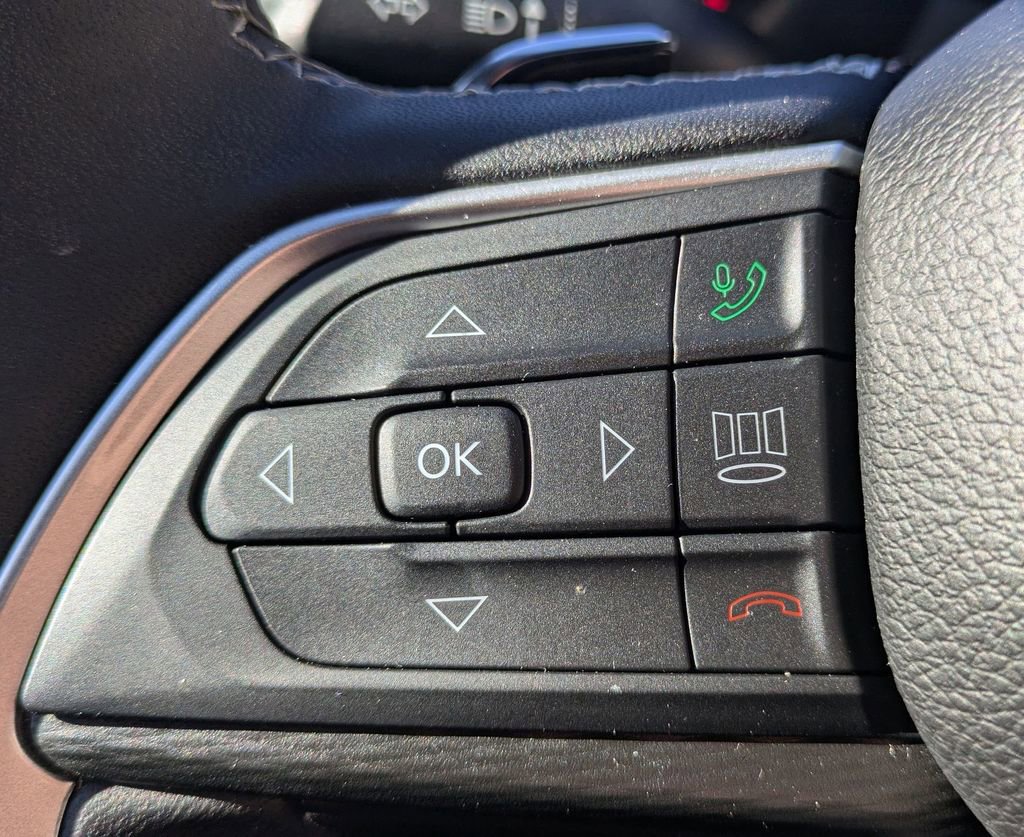 Used 2024 Jeep Grand Cherokee L Laredo image 17