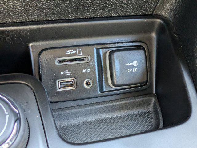 Certified 2017 Jeep Cherokee Latitude w/ Cold Weather Group image 19