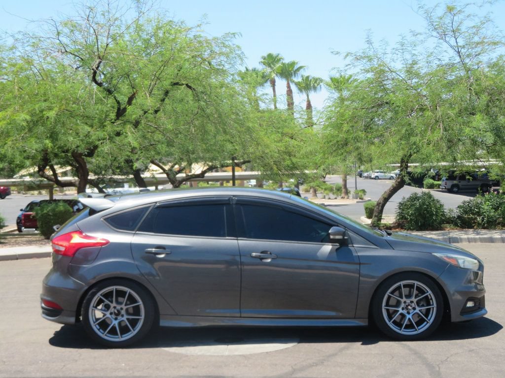 Used 2016 Ford Focus ST FWD image 3