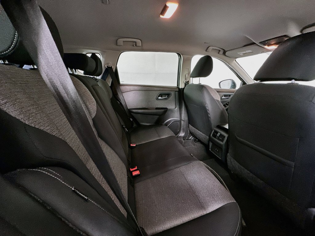 Used 2023 Nissan Rogue SV FWD image 26