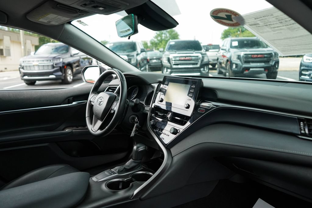Used 2024 Toyota Camry SE FWD image 13