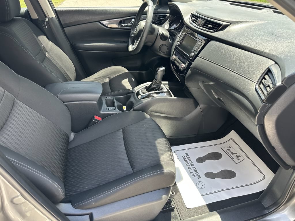 Used 2020 Nissan Rogue SV FWD image 9
