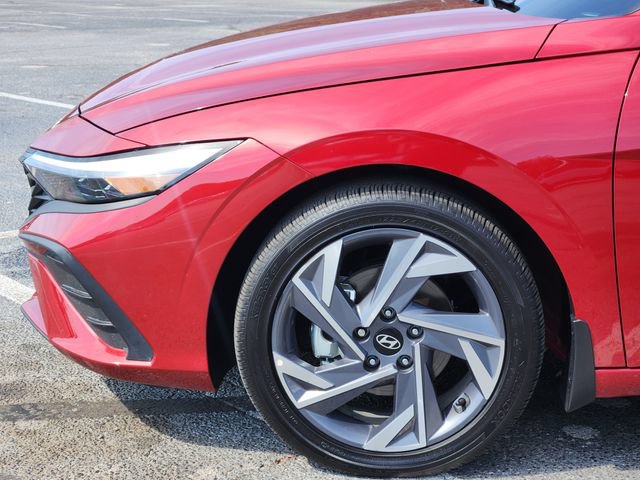 Used 2025 Hyundai Elantra SEL FWD image 7