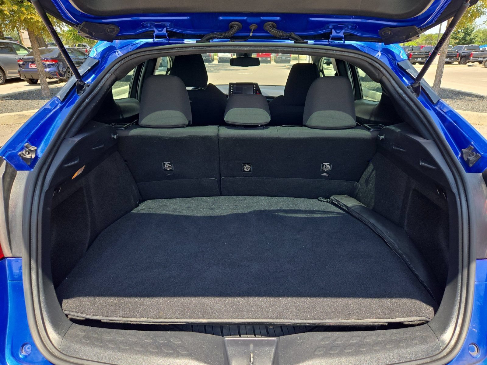 Used 2019 Toyota C-HR LE FWD image 14