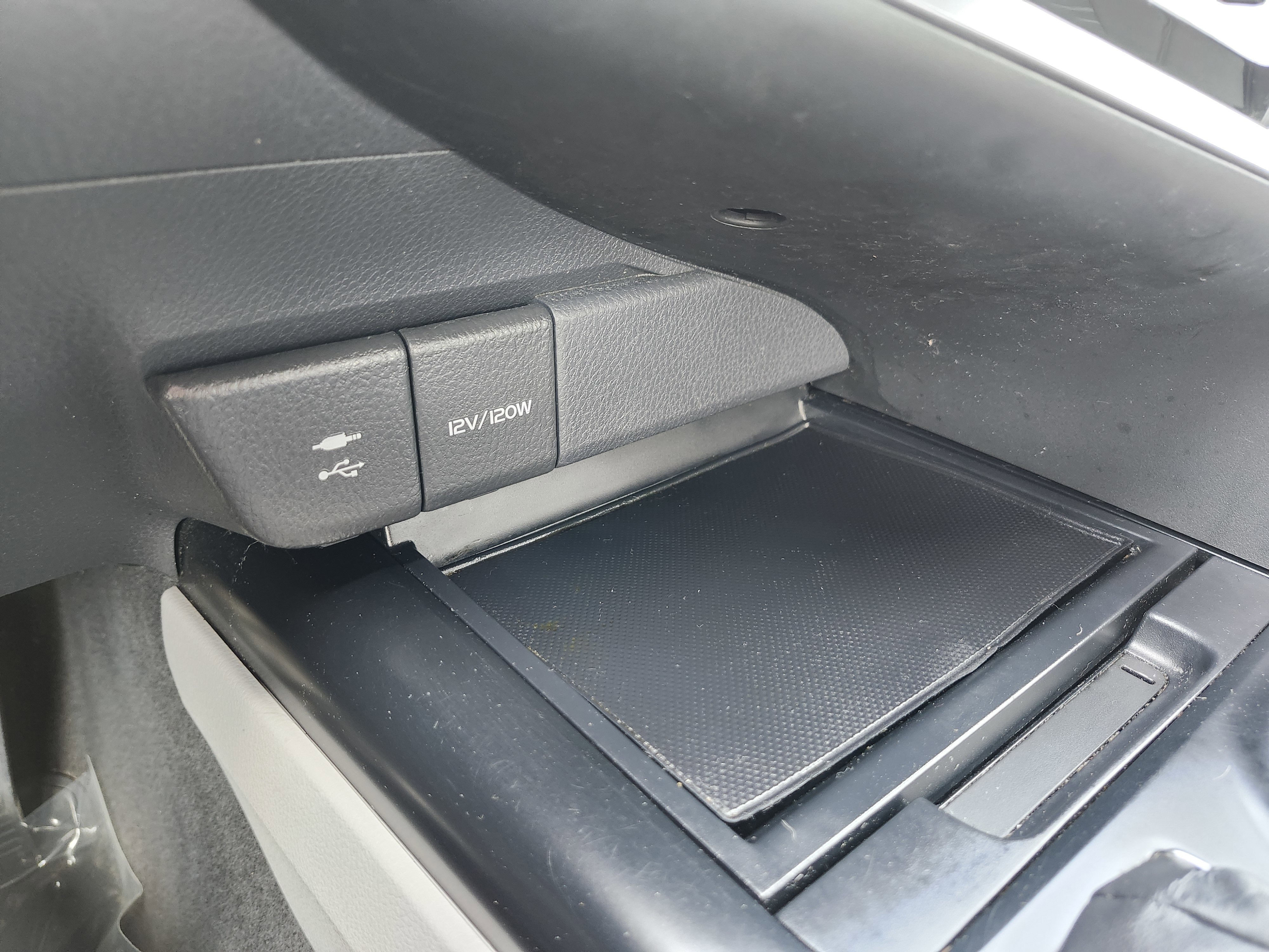 Used 2019 Toyota Camry SE image 9