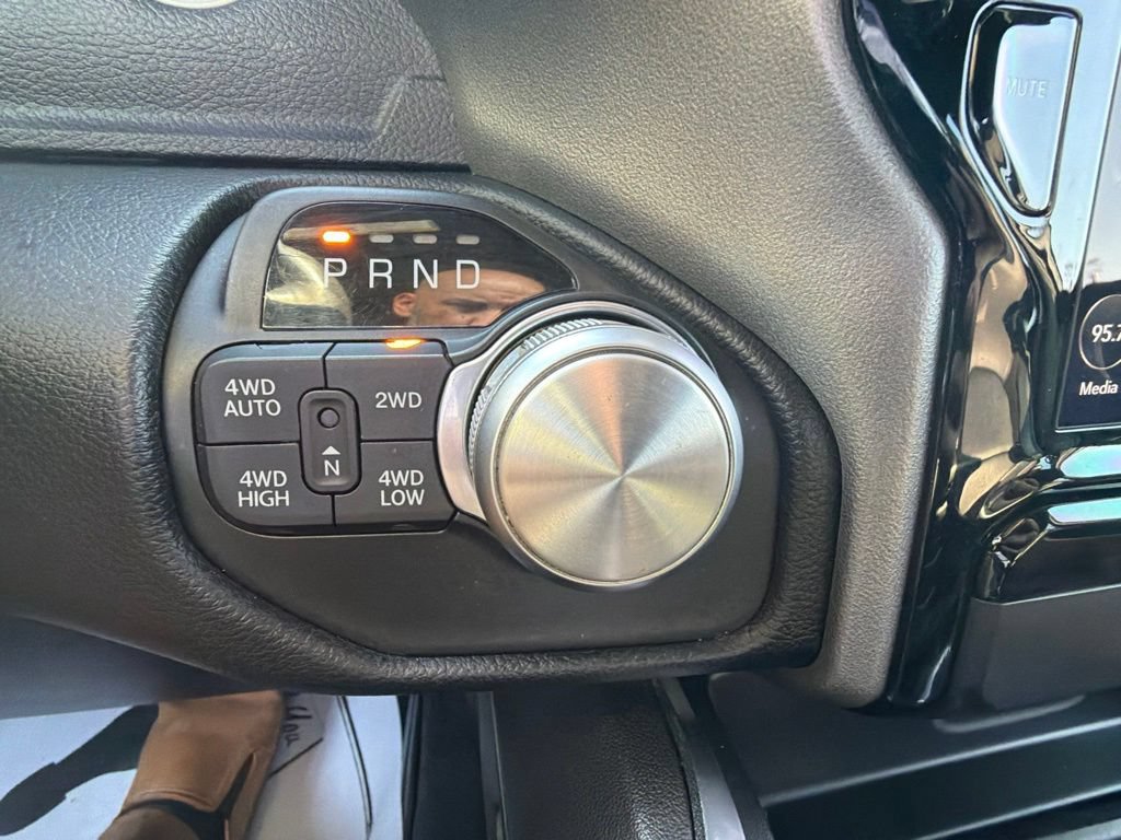 Used 2020 RAM 1500 Laramie w/ Sport Appearance Package AWD/4WD image 21
