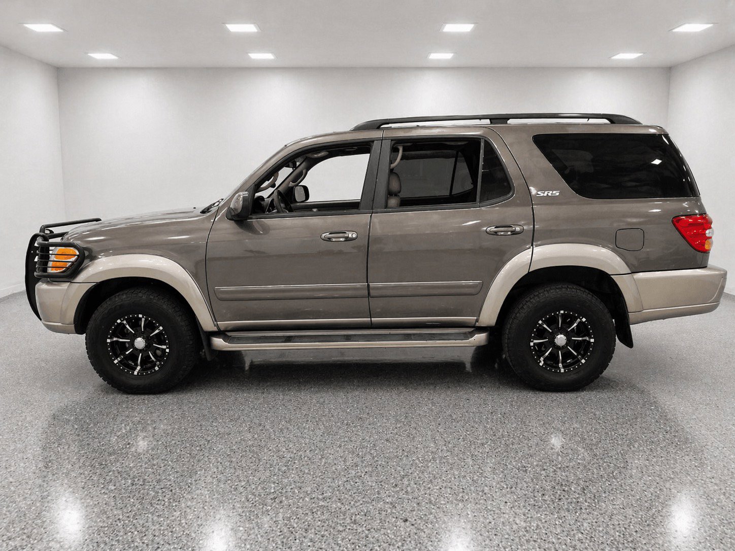 Used 2003 Toyota Sequoia SR5 AWD/4WD image 6