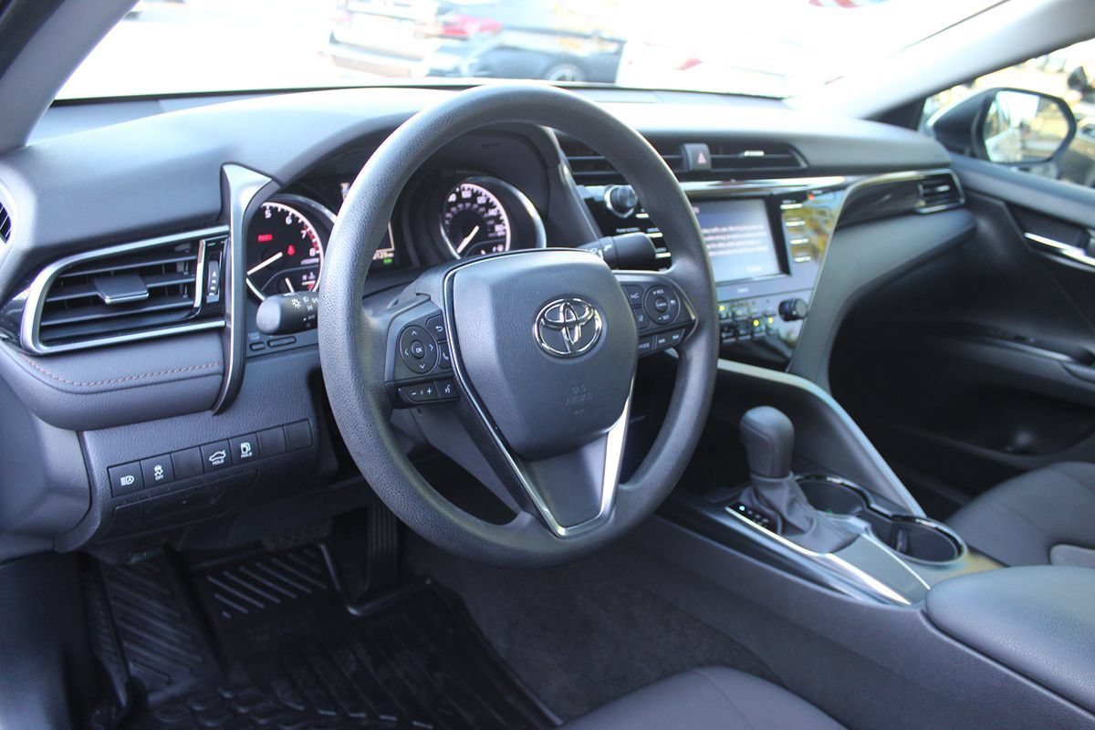 Used 2020 Toyota Camry LE FWD image 15