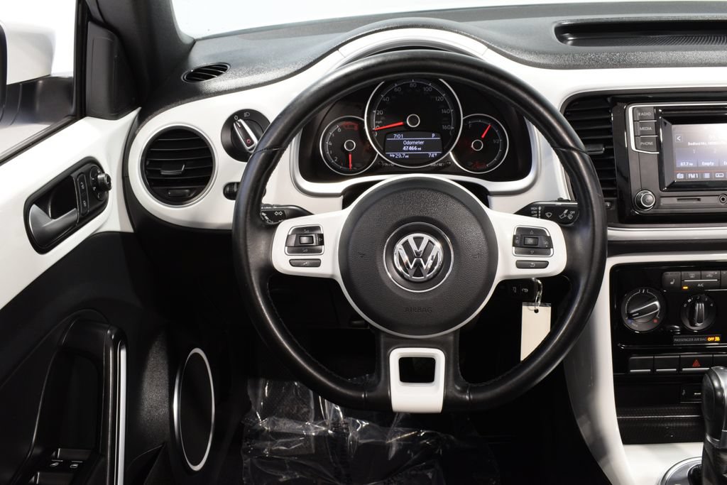 Used 2019 Volkswagen Beetle 2.0T S FWD image 18