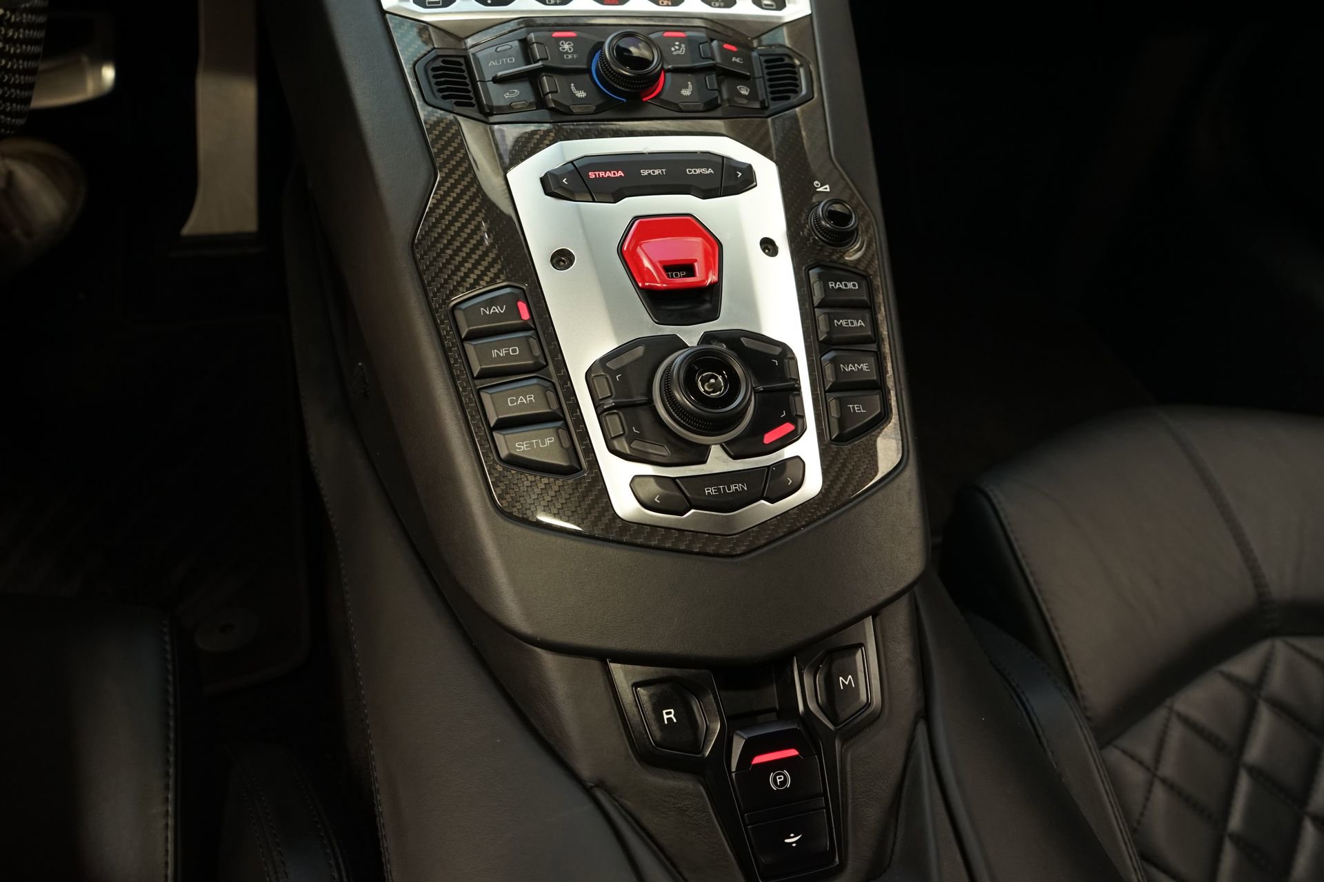 Used 2015 Lamborghini Aventador LP 700-4 image 30