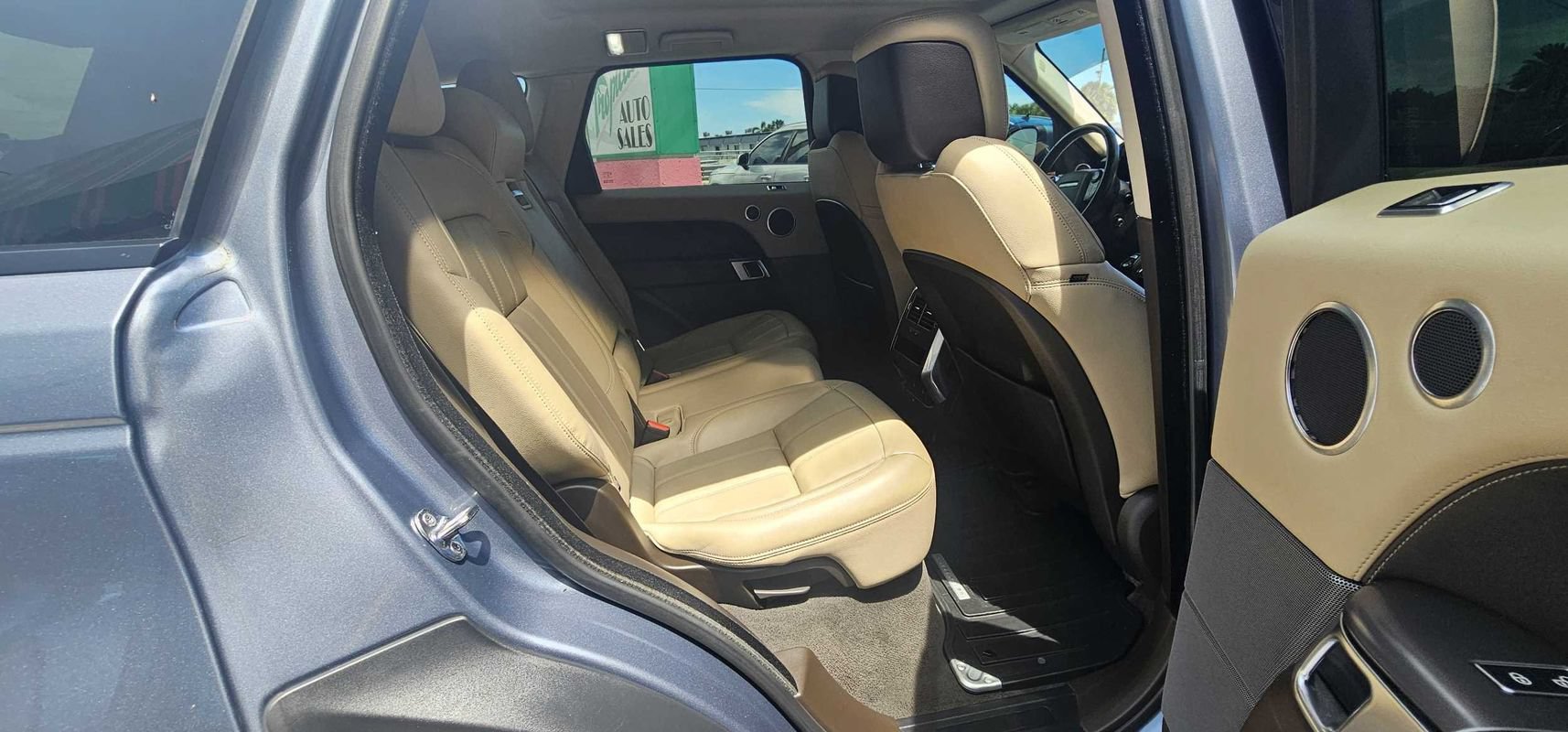 Used 2018 Land Rover Range Rover Sport SE AWD/4WD image 27