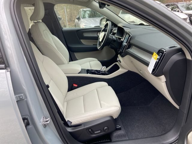 New 2026 Volvo XC40 B5 Ultra w/ Climate Package AWD/4WD image 16