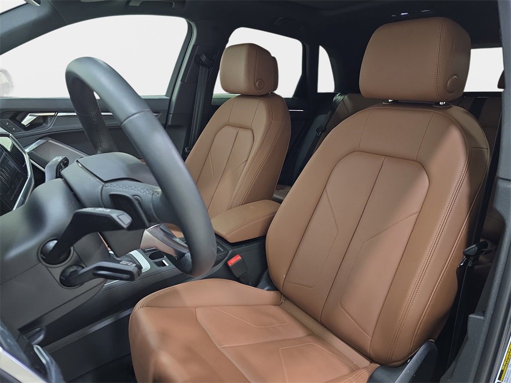 Used 2025 Audi Q3 2.0T Premium Plus w/ Premium Plus Package image 16