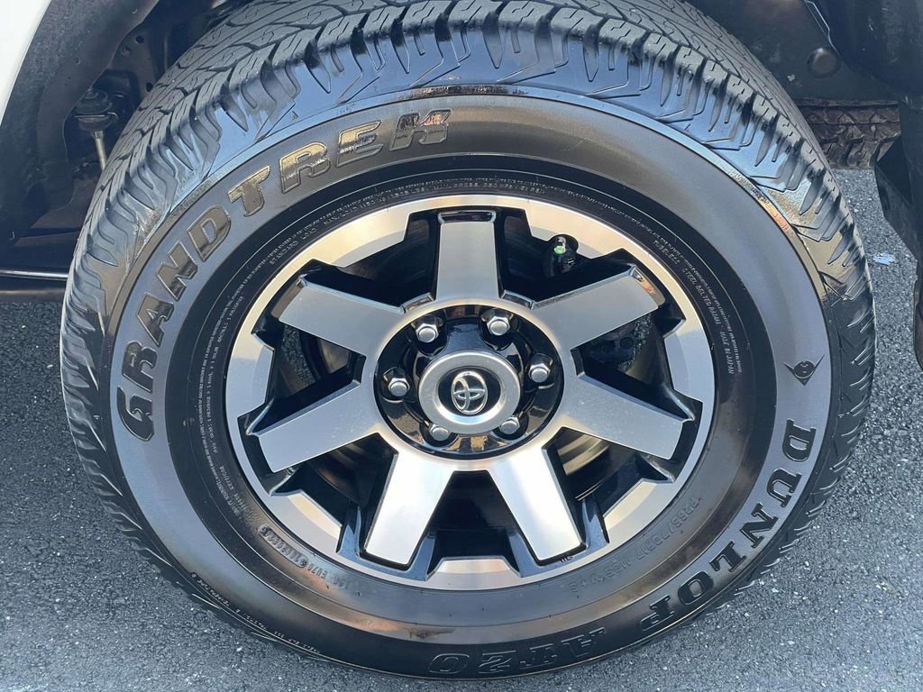 Used 2024 Toyota 4Runner TRD Off-Road Premium image 7