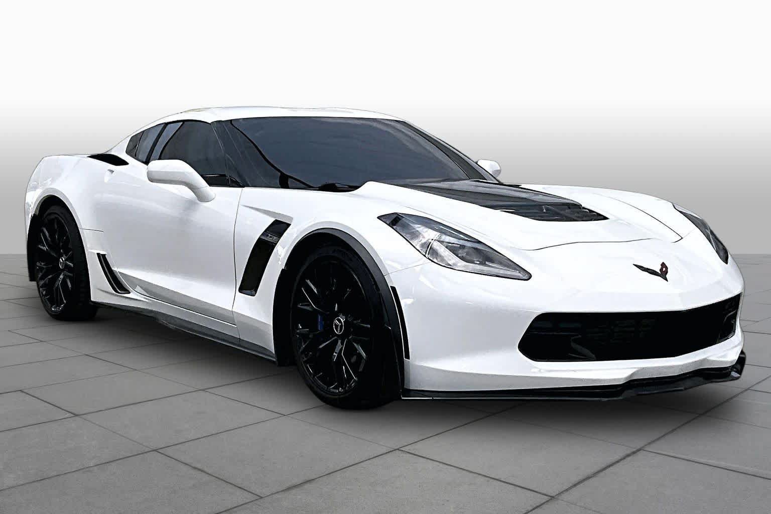 Used 2015 Chevrolet Corvette Z06 w/ 2LZ Preferred Equipment Group RWD image 3