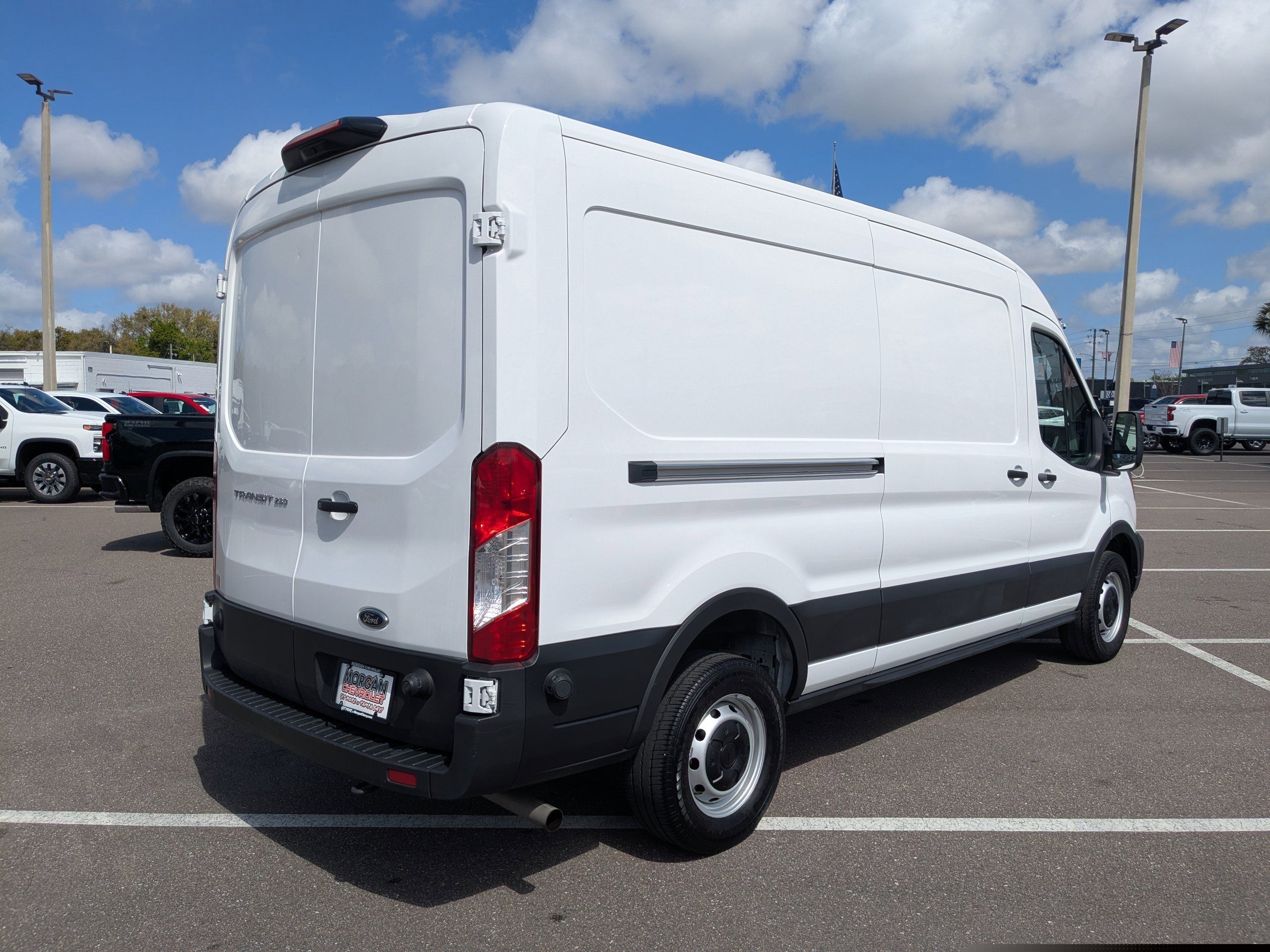 Used 2024 Ford Transit 250 Medium Roof w/ Load Area Protection Package image 4