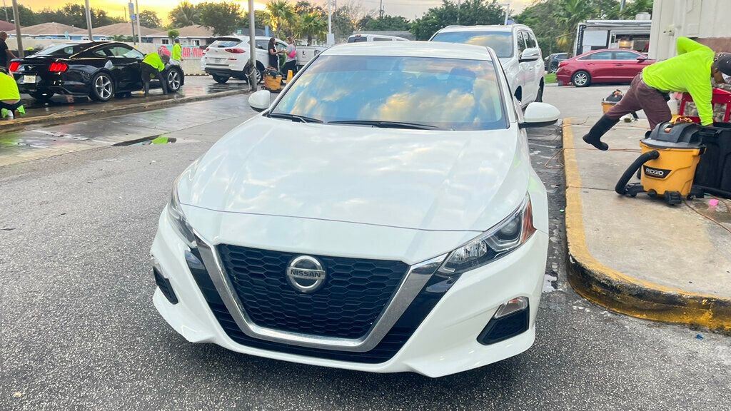 Used 2019 Nissan Altima 2.5 S image 2