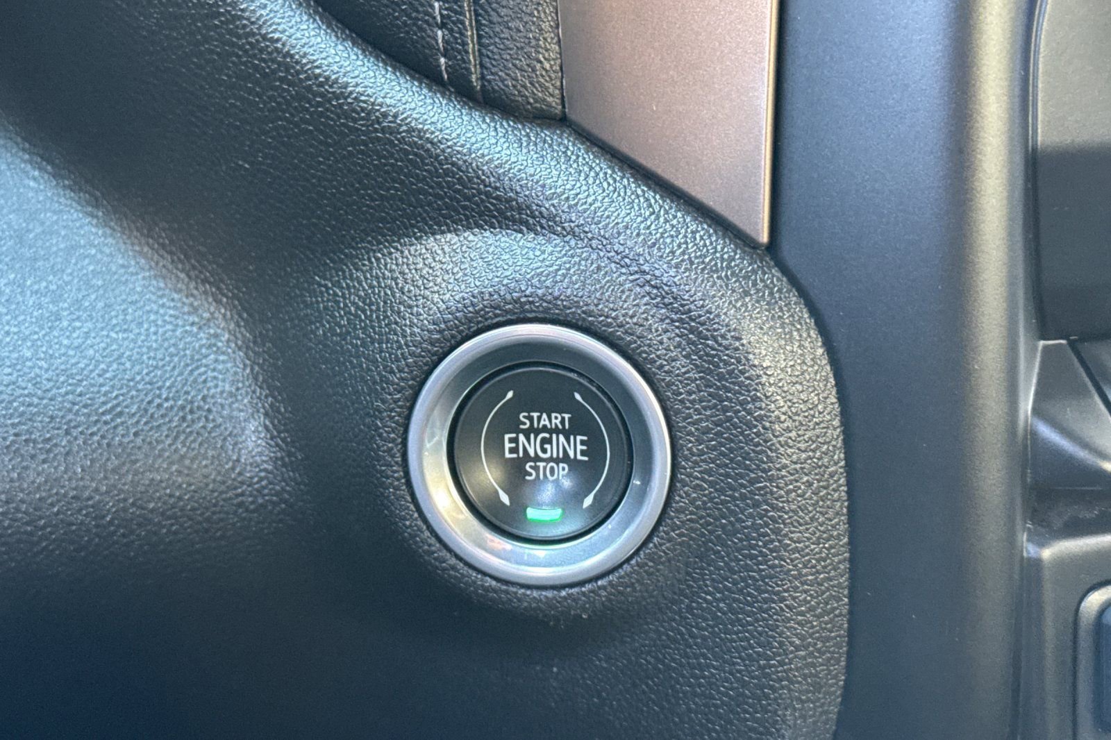 Used 2020 Chevrolet Silverado 1500 High Country w/ Technology Package image 30