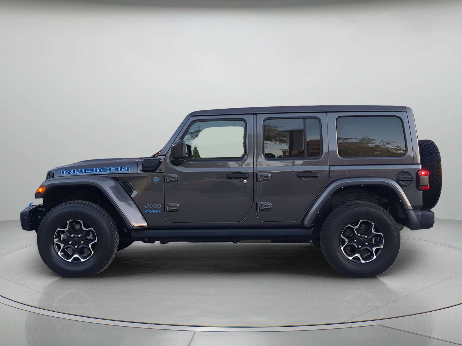 Used 2021 Jeep Wrangler Unlimited Rubicon 4xe w/ Steel Bumper Group AWD/4WD image 43