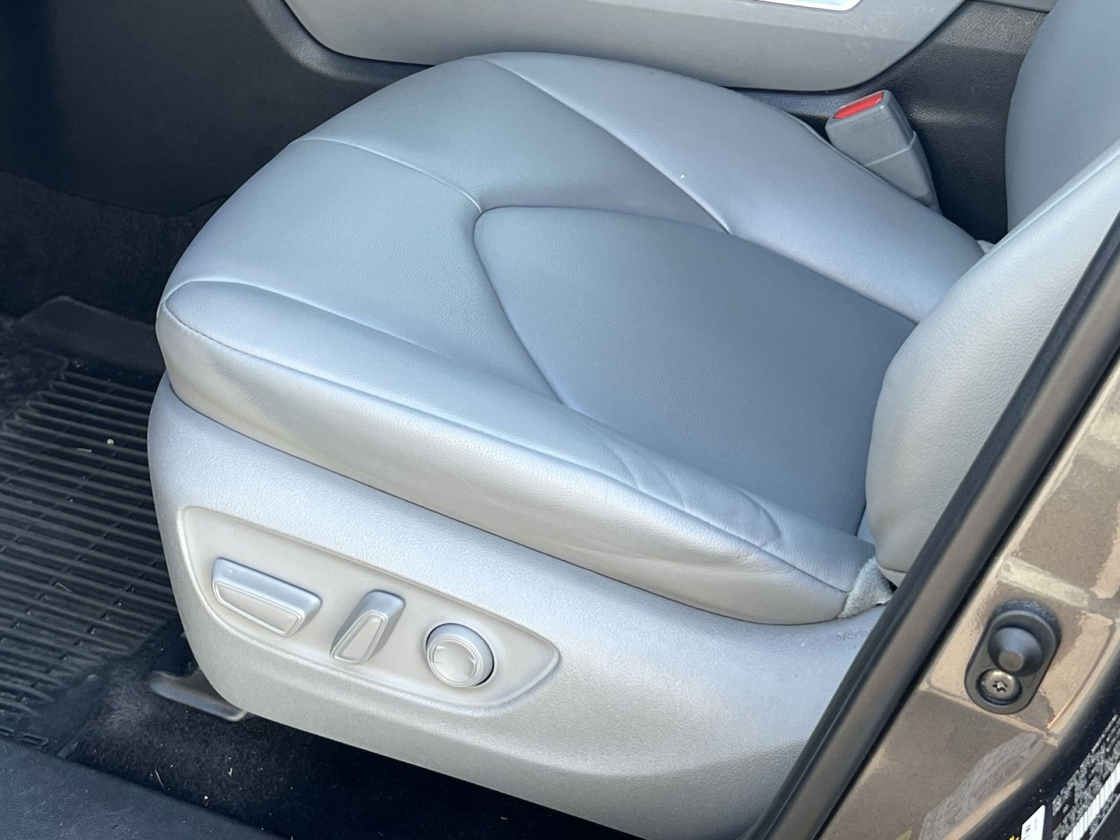 Used 2022 Toyota Highlander XLE AWD/4WD image 14