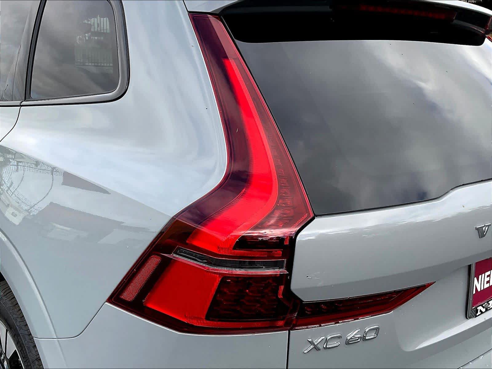New 2026 Volvo XC60 T8 Plus w/ Climate Package PRO AWD/4WD image 25
