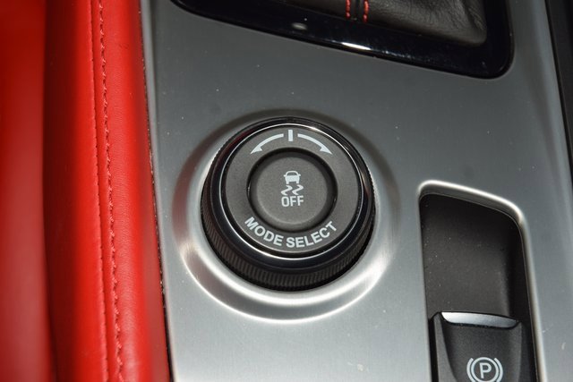 Used 2015 Chevrolet Corvette Z06 w/ 3LZ Preferred Equipment Group image 32