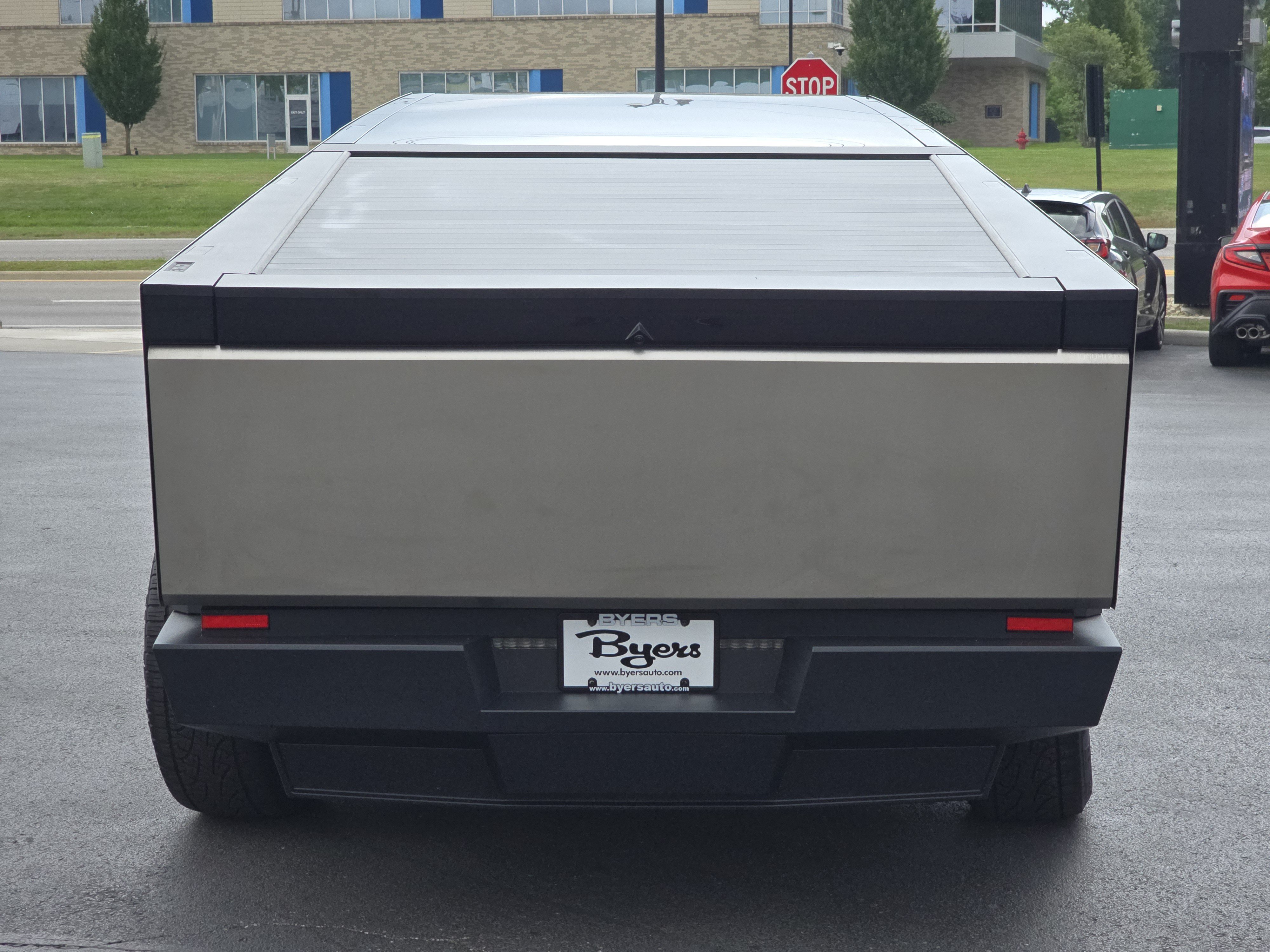 Used 2024 Tesla Cybertruck AWD Crew Cab image 6