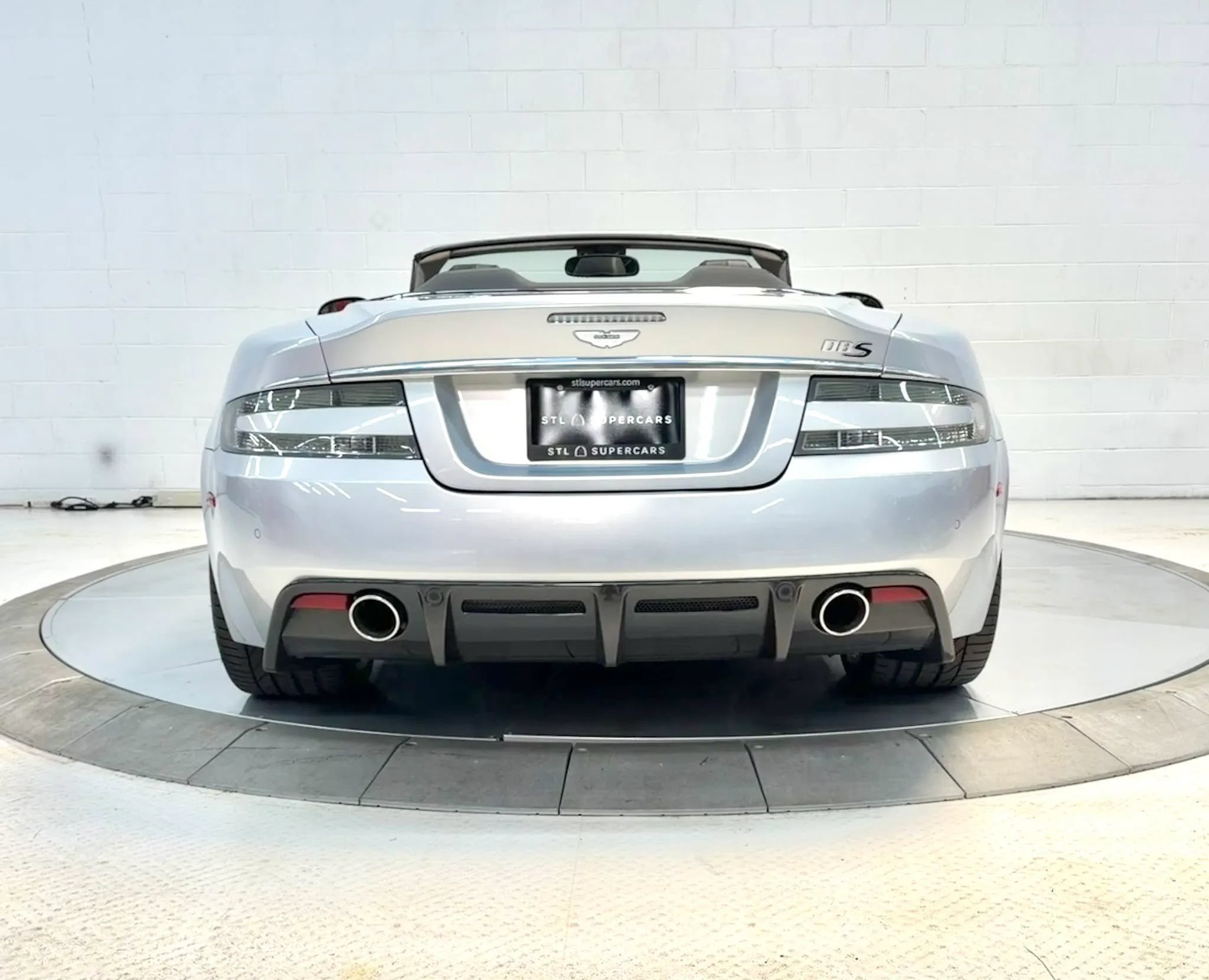 Used 2012 Aston Martin DBS Volante RWD image 8