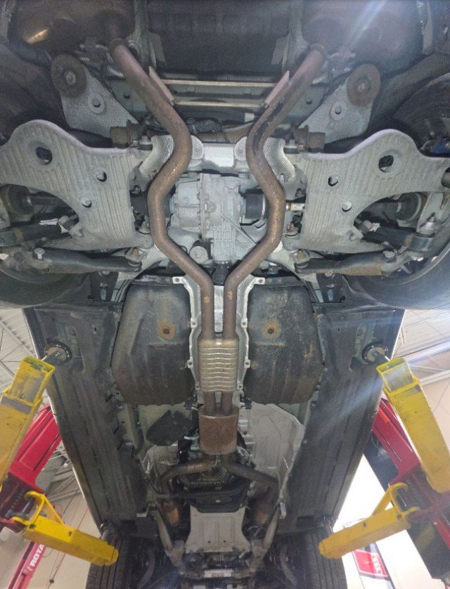 Used 2016 Land Rover Range Rover Sport SVR image 89