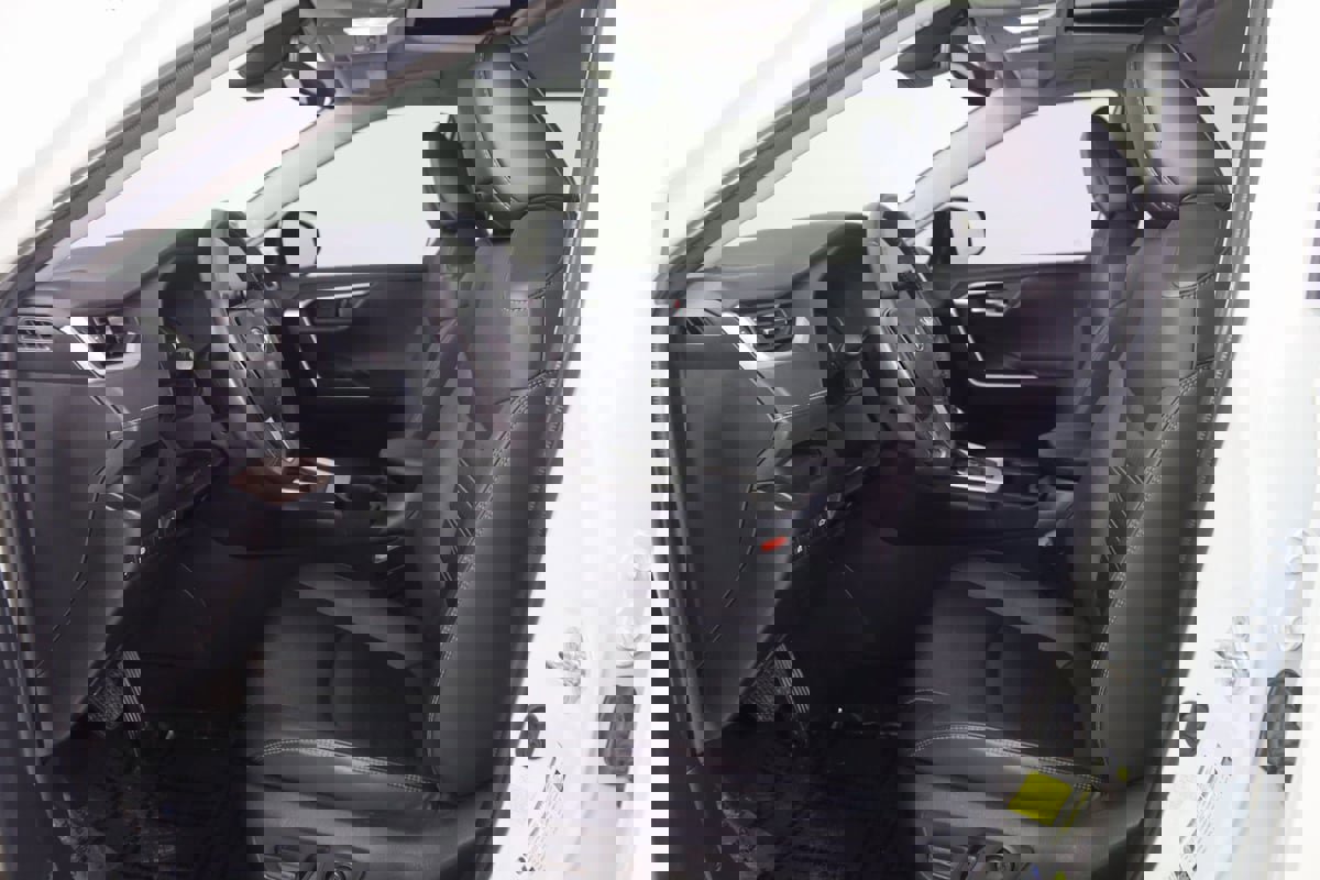 Used 2022 Toyota RAV4 Limited AWD/4WD image 11