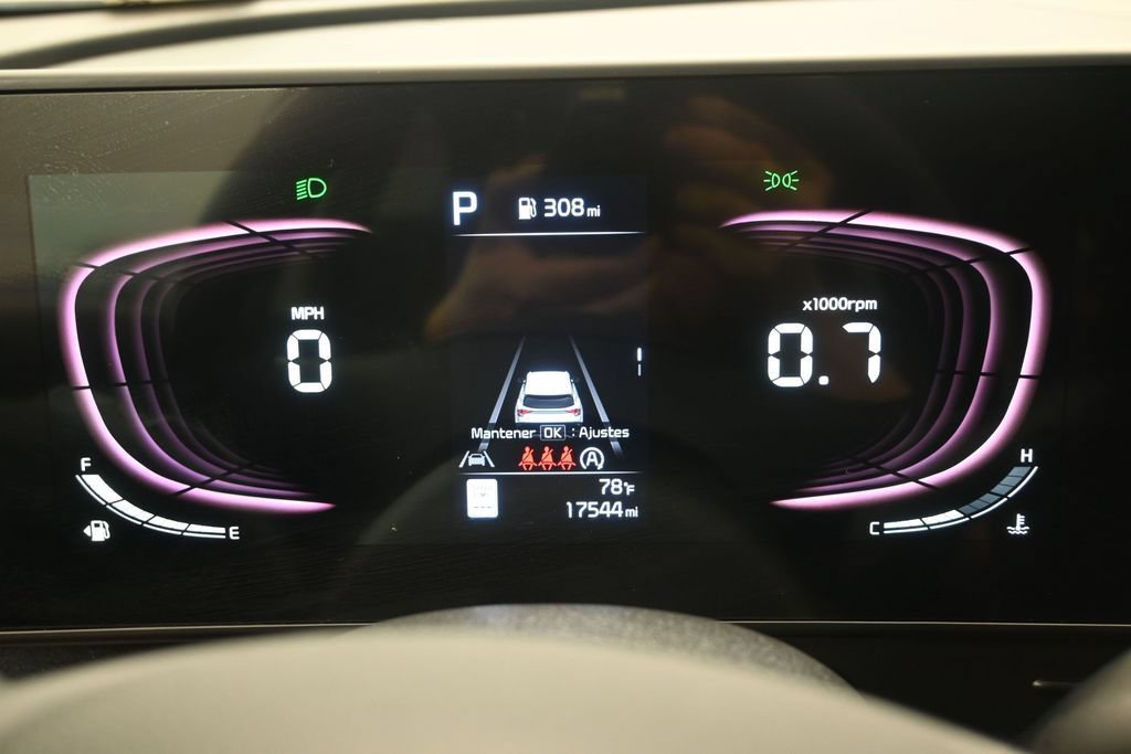 Used 2024 Kia Sportage EX FWD image 13