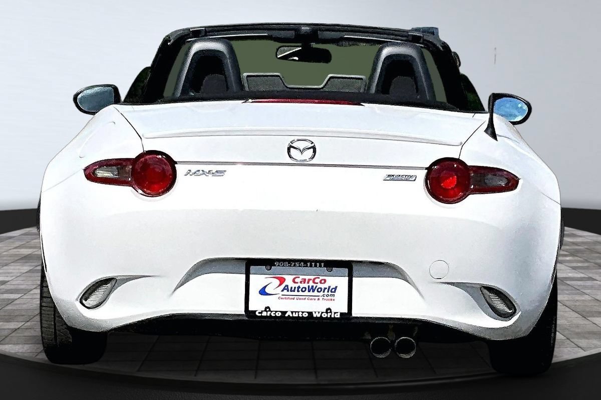 Used 2016 MAZDA MX-5 Miata Sport RWD image 6