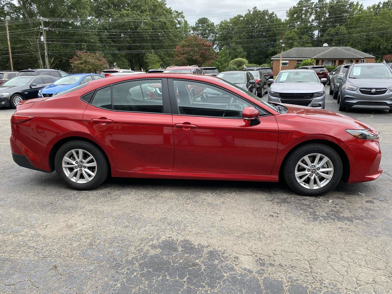 Used 2025 Toyota Camry LE w/ Convenience Package FWD image 5