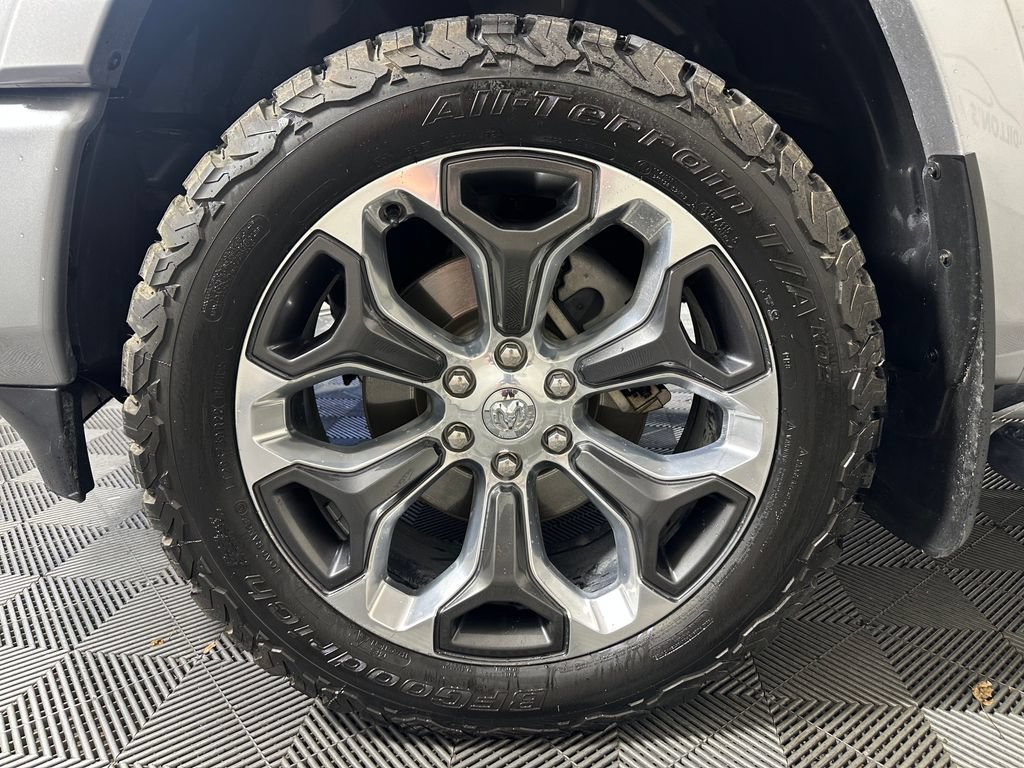 Used 2022 RAM 1500 Limited w/ Body Color Bumper Group AWD/4WD image 13