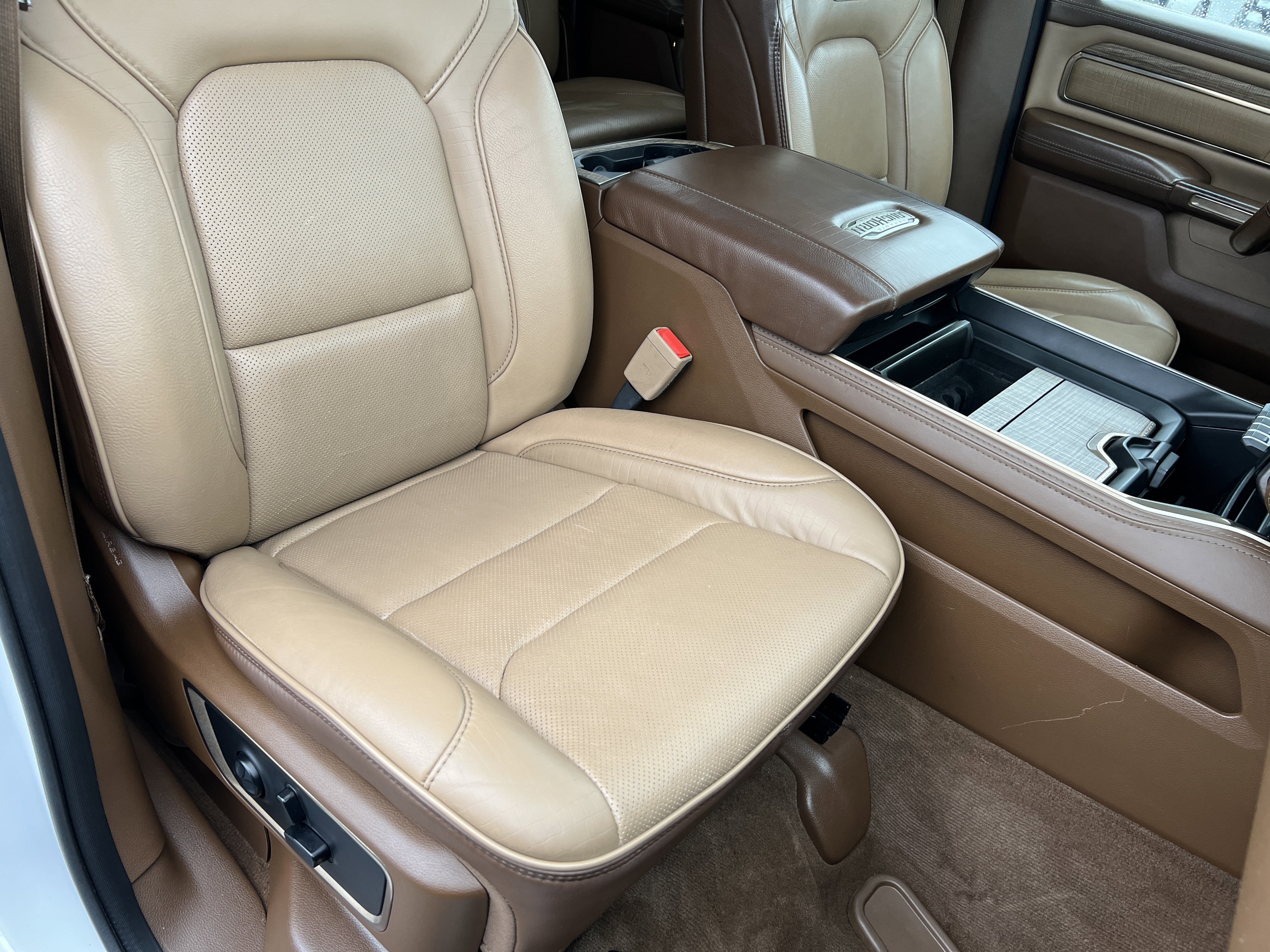 Used 2020 RAM 1500 Longhorn image 22