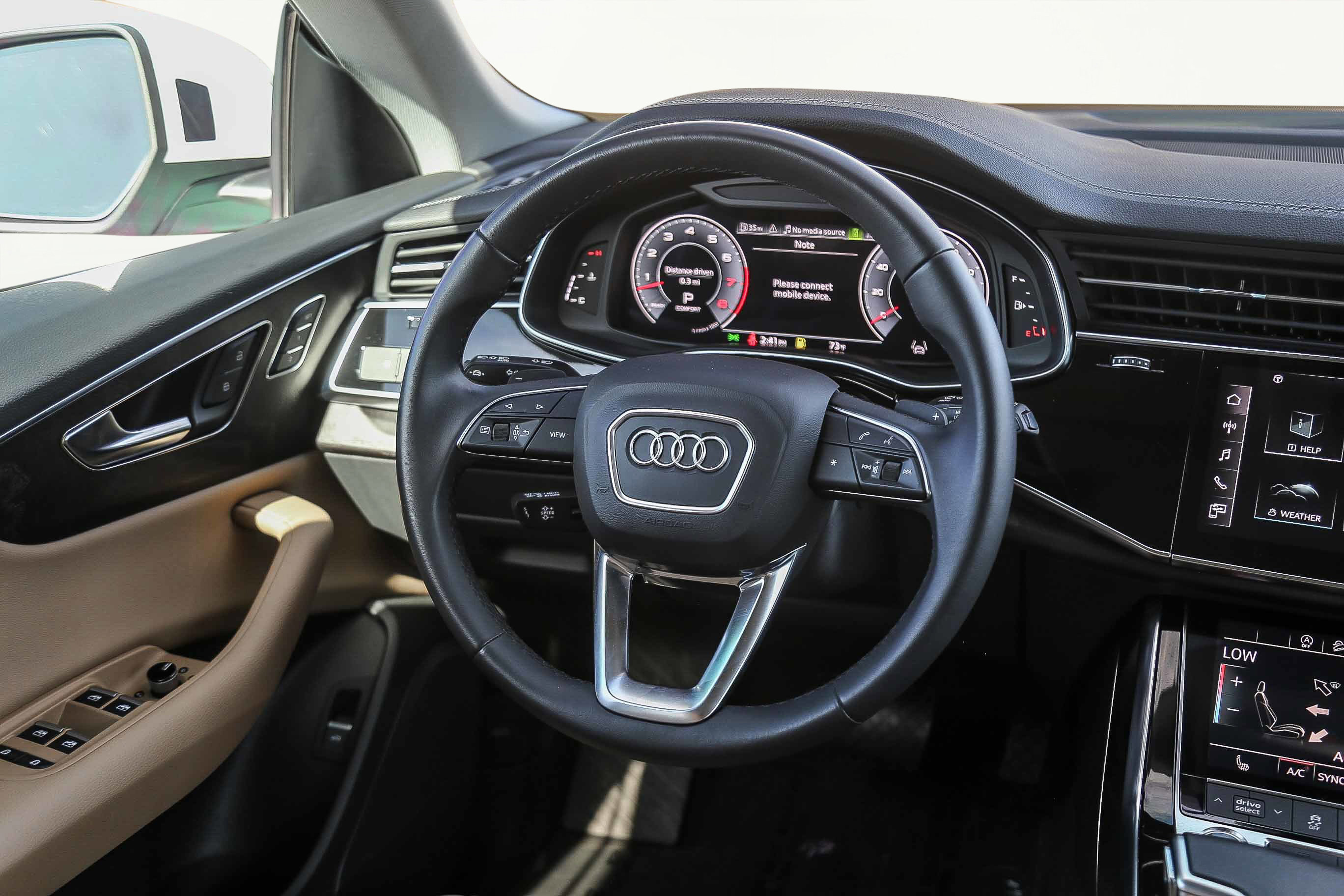 Used 2023 Audi Q8 Premium image 19