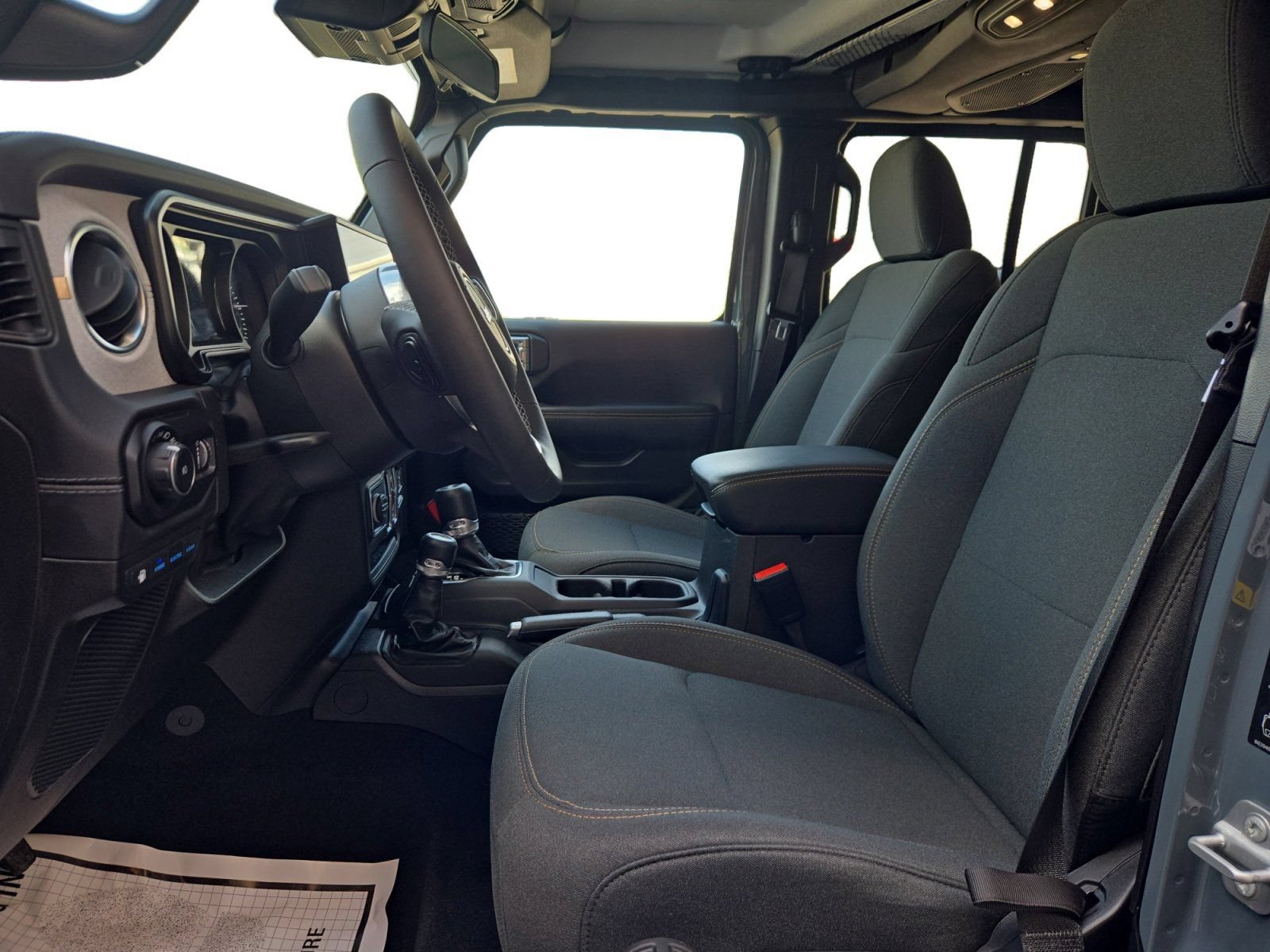 Used 2025 Jeep Wrangler Unlimited Sahara AWD/4WD image 12