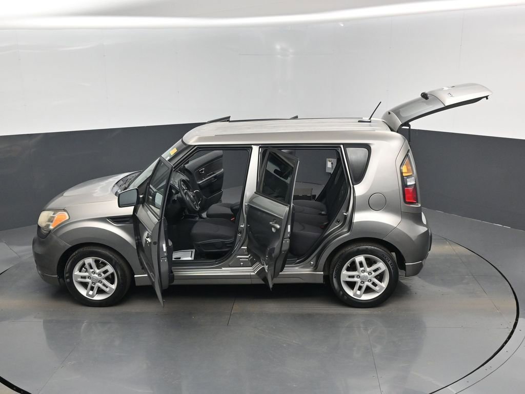 Used 2011 Kia Soul + image 17