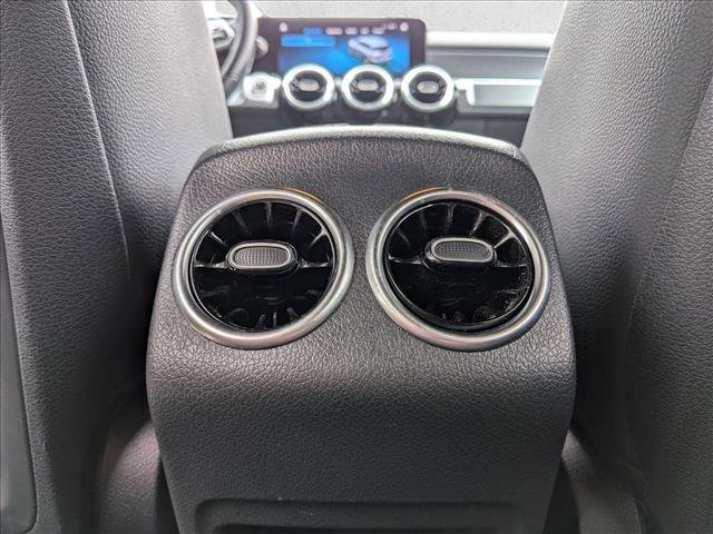 Used 2023 Mercedes-Benz GLB 250 image 12