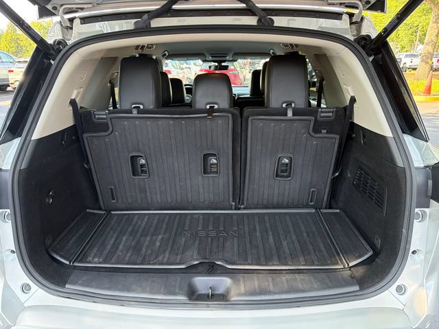 Used 2023 Nissan Pathfinder SL w/ Black Appearance Package FWD image 18