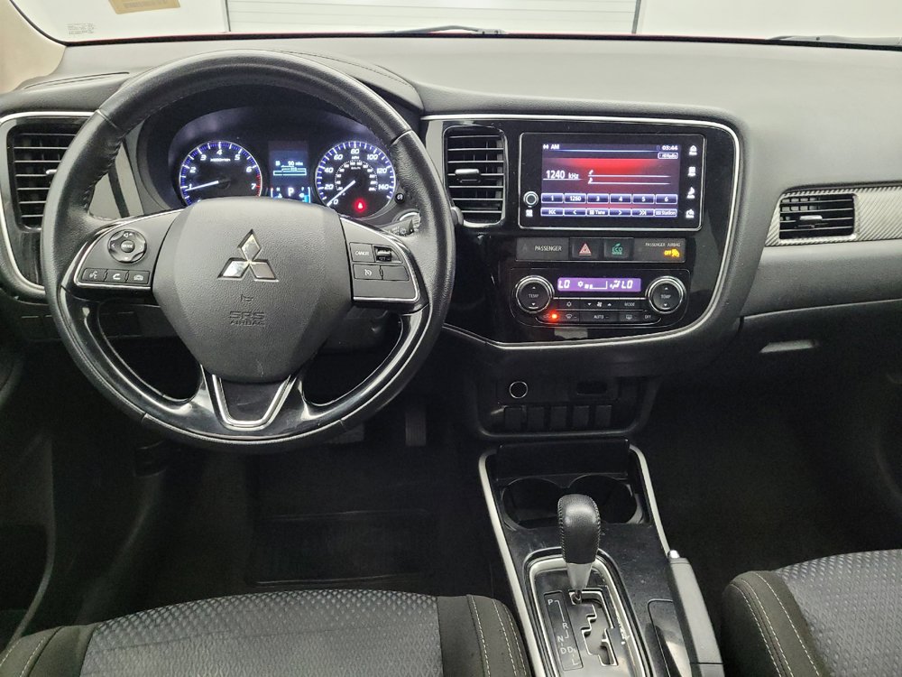 Used 2018 Mitsubishi Outlander SE FWD image 22