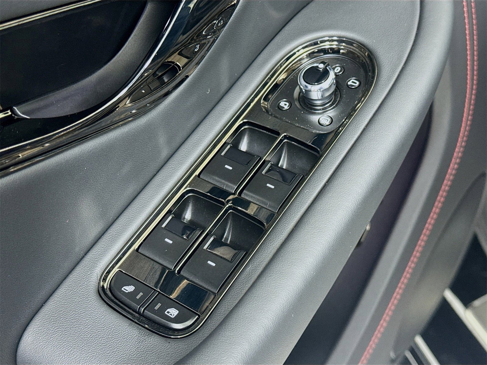 Used 2025 Bentley Continental GT image 17