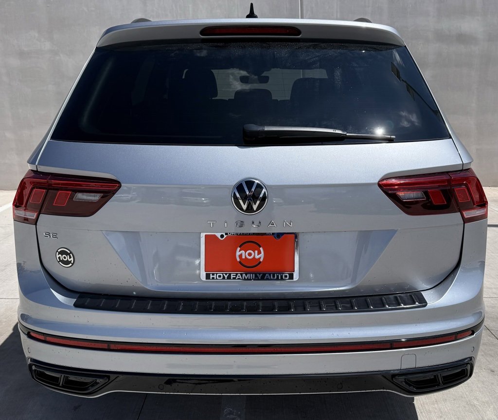 Certified 2024 Volkswagen Tiguan SE R-Line image 4